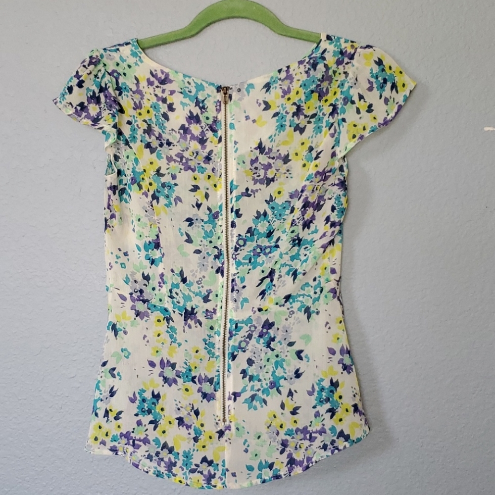 Floral Peplum Top - Picture 3 of 7